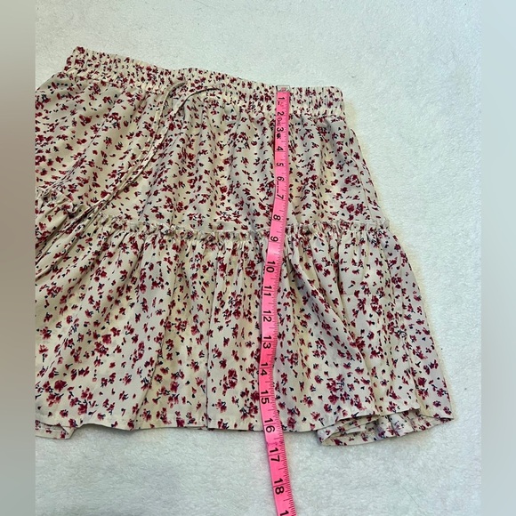 Princess Polly Floral Ruffle Tiered Mini Skirt - Size 4 (26") - Picture 4 of 11